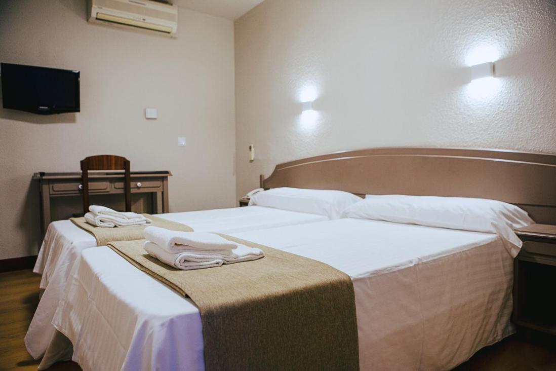 Hotel&Bar Ducay Olite Quarto foto
