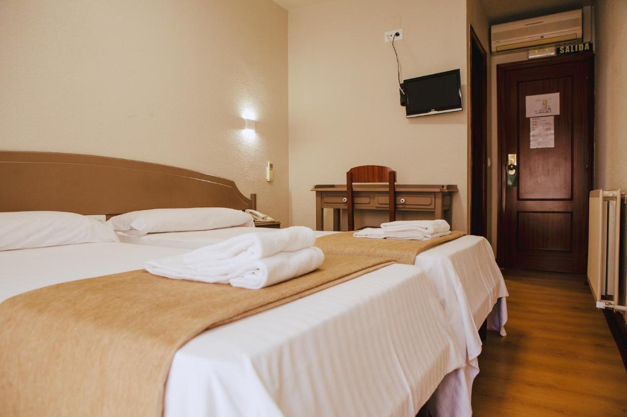 Hotel&Bar Ducay Olite Exterior foto
